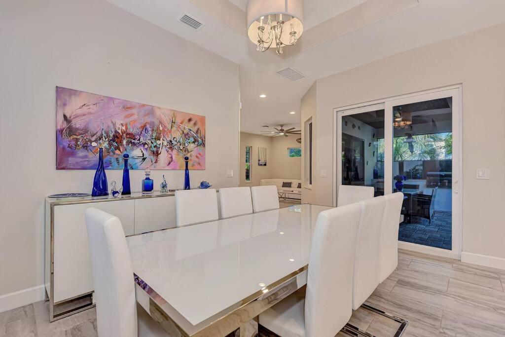 Courtyard With Pool, & Sauna Close To & Center * Sarasota