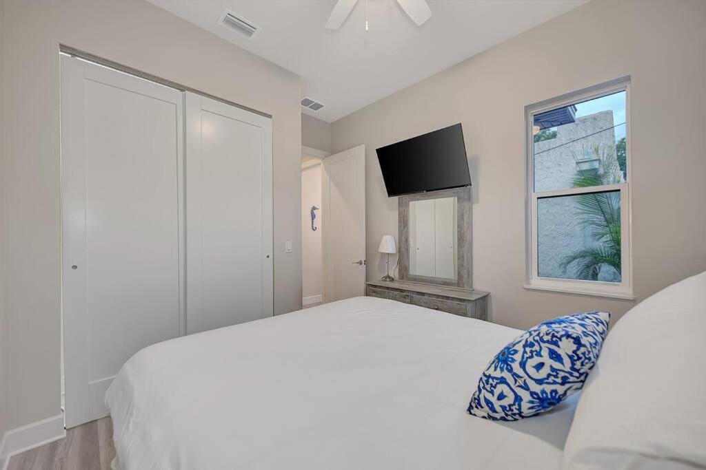 Courtyard With Pool, & Sauna Close To & Center Casa vacanze Sarasota